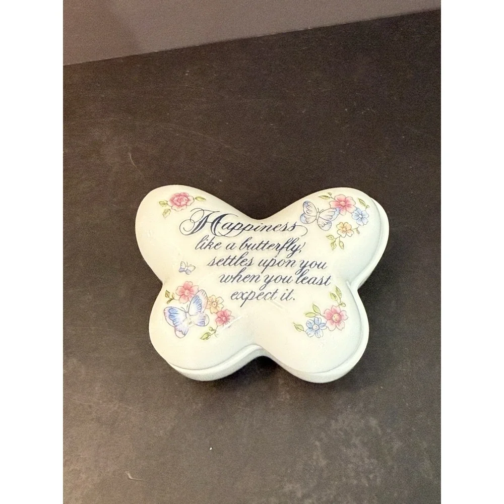 Vintage Avon White Ceramic Butterfly Shaped Ring/Trinket Box 2